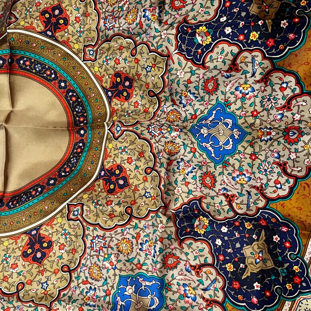 Metropolitan Museum of Art Silk Scarf - Picture 5 of 11